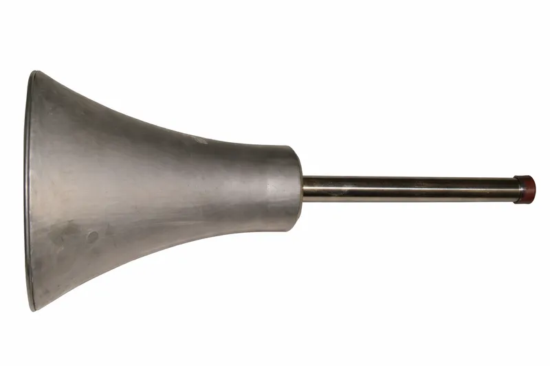 Resonant-Cavity Acoustic Soot Blower